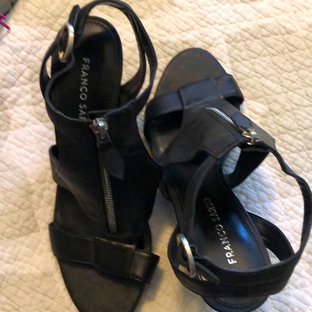 Franco Sarto 9.5 zip front sandals